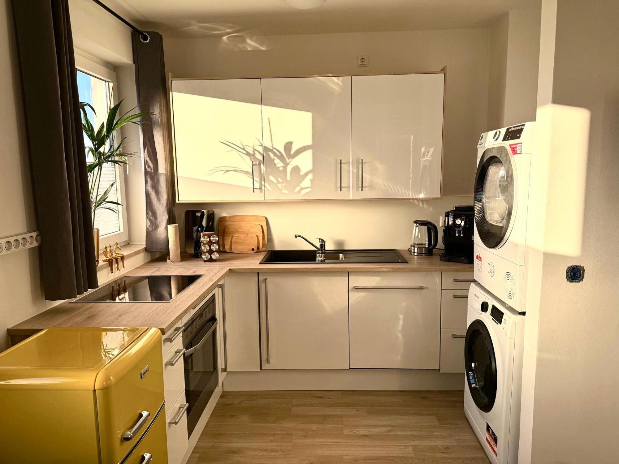 Yay - 65M2 Apartment Am Bahnhof - Smart Tv - Internet - Kaffee - Waschmaschine - Trockner Muehldorf am Inn Bagian luar foto
