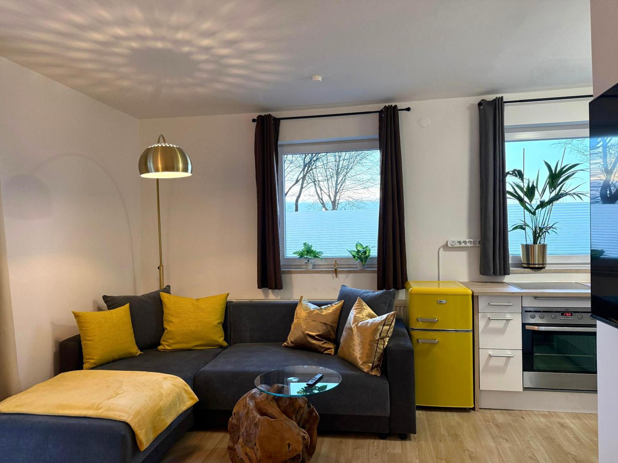 Yay - 65M2 Apartment Am Bahnhof - Smart Tv - Internet - Kaffee - Waschmaschine - Trockner Muehldorf am Inn Bagian luar foto