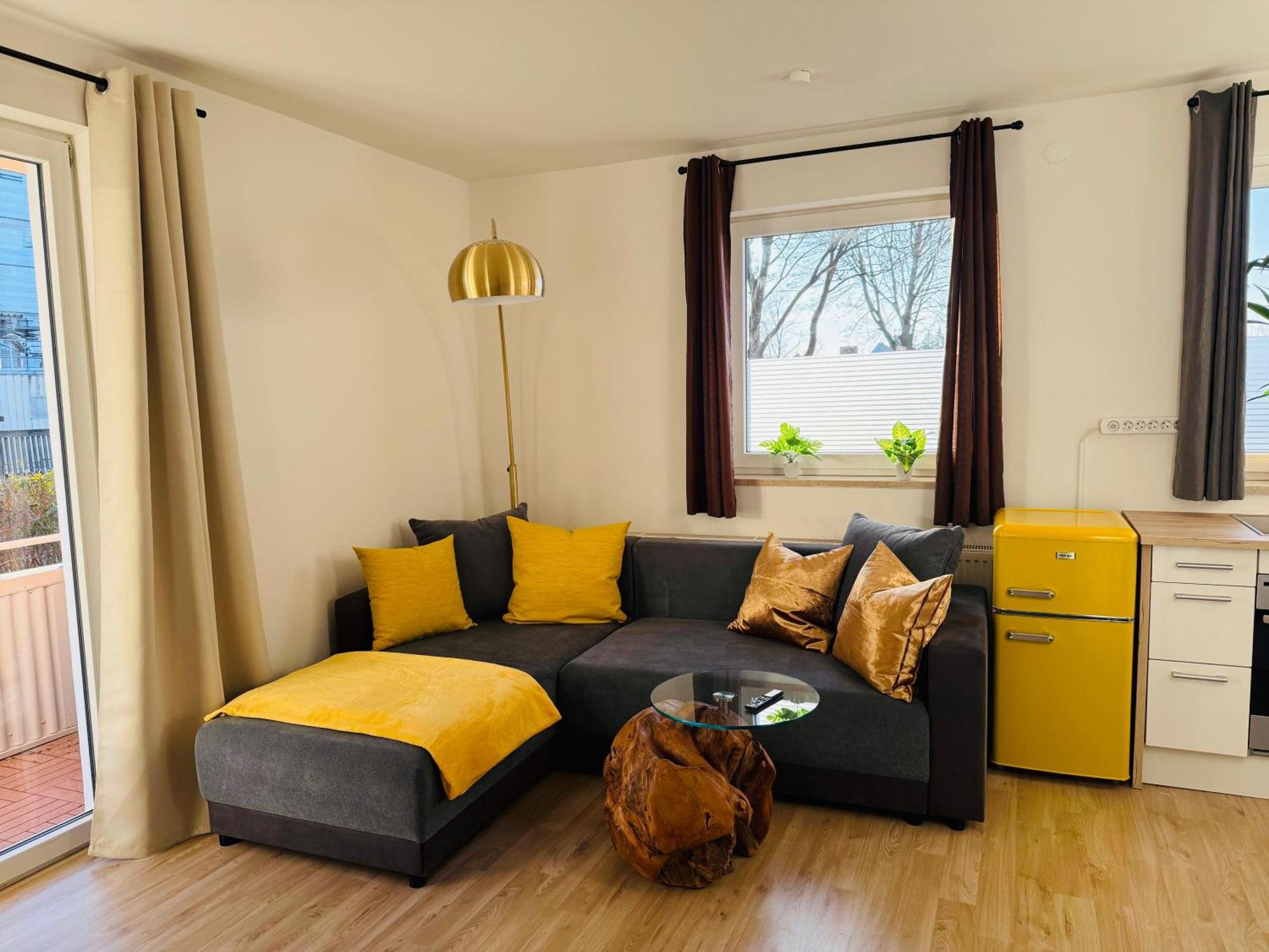Yay - 65M2 Apartment Am Bahnhof - Smart Tv - Internet - Kaffee - Waschmaschine - Trockner Muehldorf am Inn Bagian luar foto