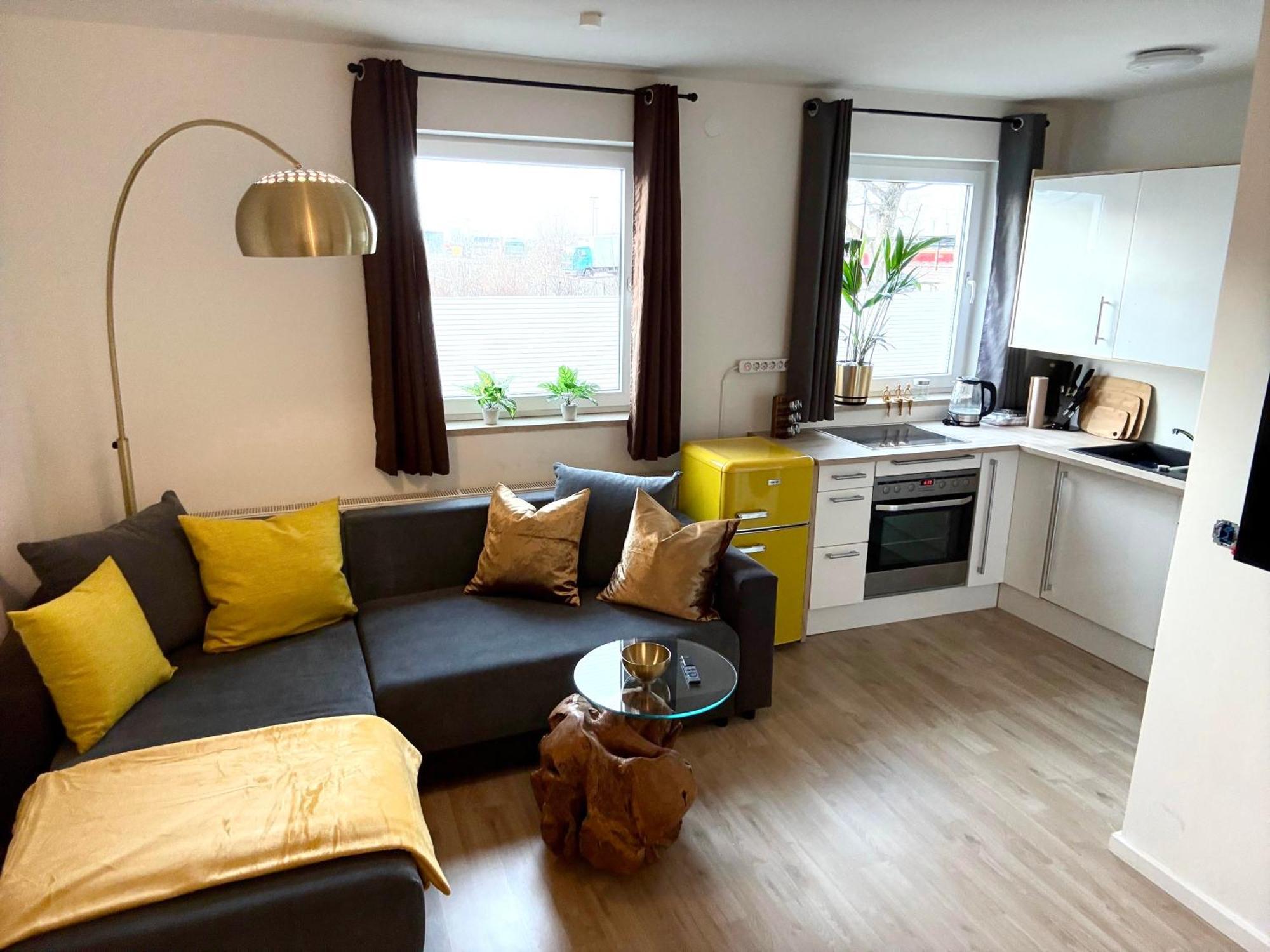 Yay - 65M2 Apartment Am Bahnhof - Smart Tv - Internet - Kaffee - Waschmaschine - Trockner Muehldorf am Inn Bagian luar foto